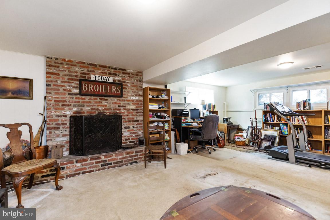 8628 Cromwell Drive Springfield, VA 22151 - Photo 22 of 30 Gallery Image 22