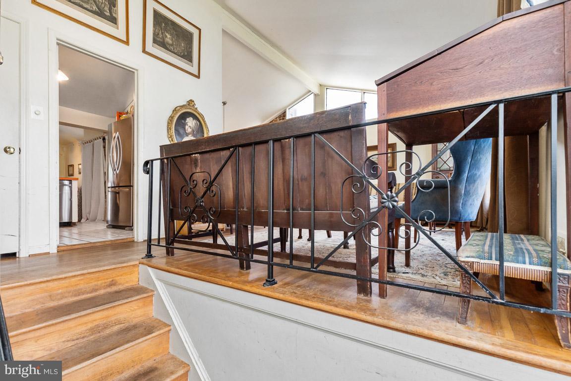 8628 Cromwell Drive Springfield, VA 22151 - Photo 4 of 30 Gallery Image 4