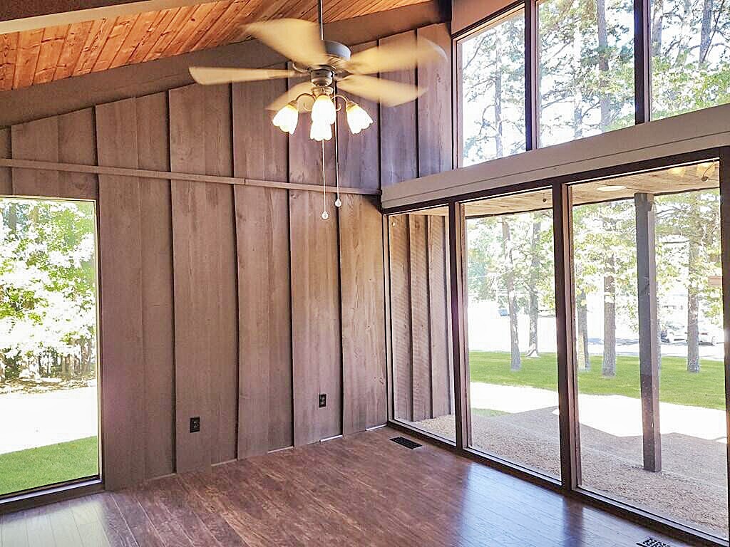 395 River Road Decatur, TN 37322 - Photo 3 of 11 a view of a interior of the house