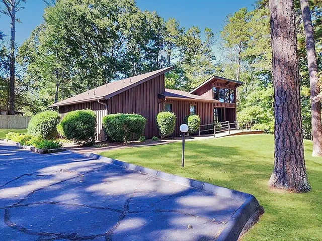 a view of a back yard of the house