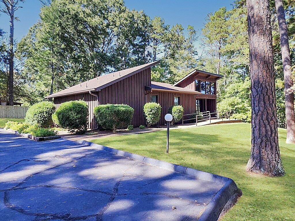 395 River Road Decatur, TN 37322 - Photo 9 of 11 a view of a back yard of the house