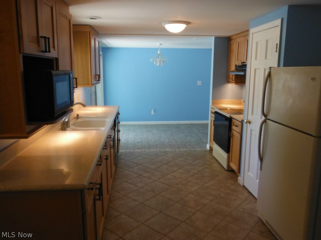 49940 Middle Ridge Road Amherst, OH 44001 - Photo 5 of 21
