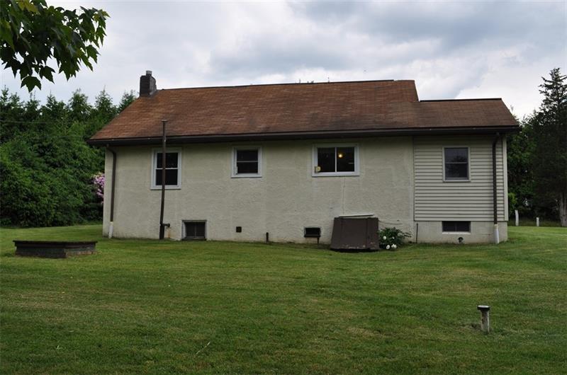 1615 Weigand Road Vandergrift, PA 15690 - Photo 4 of 17