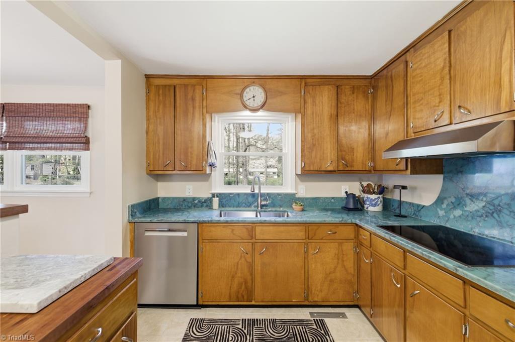 205 Frederick Road Greensboro, NC 27455 - Photo 17 of 49