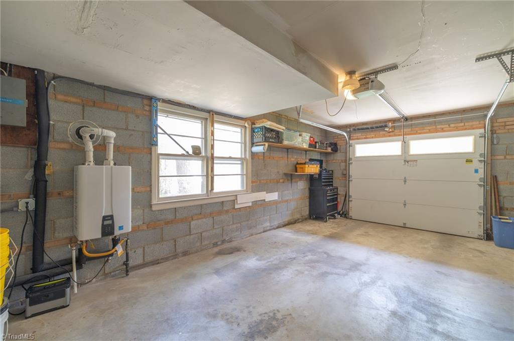 205 Frederick Road Greensboro, NC 27455 - Photo 34 of 49 one car garage