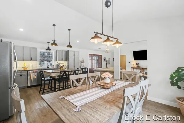 $559,900 | 19200 Glendale Circle, Spring Lake, MI 49456