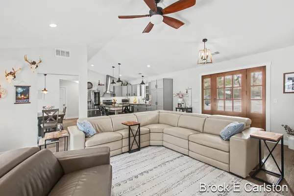 $559,900 | 19200 Glendale Circle, Spring Lake, MI 49456