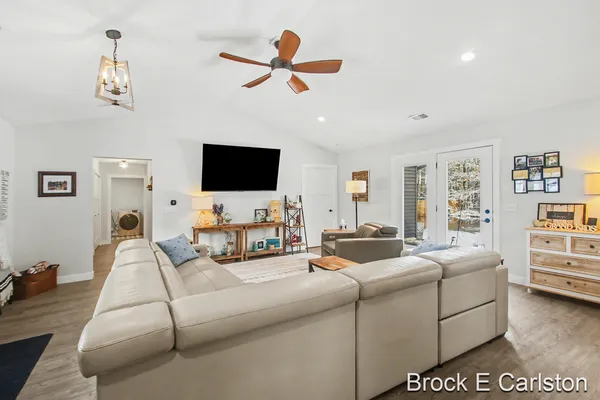 $559,900 | 19200 Glendale Circle, Spring Lake, MI 49456