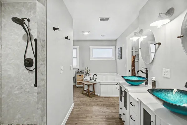 $559,900 | 19200 Glendale Circle, Spring Lake, MI 49456