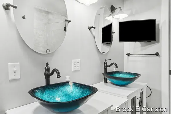 $559,900 | 19200 Glendale Circle, Spring Lake, MI 49456