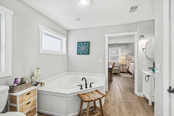 $559,900 | 19200 Glendale Circle, Spring Lake, MI 49456