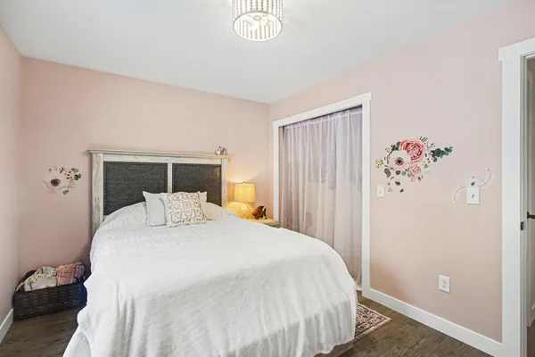 $559,900 | 19200 Glendale Circle, Spring Lake, MI 49456