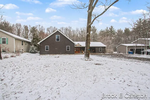 $559,900 | 19200 Glendale Circle, Spring Lake, MI 49456