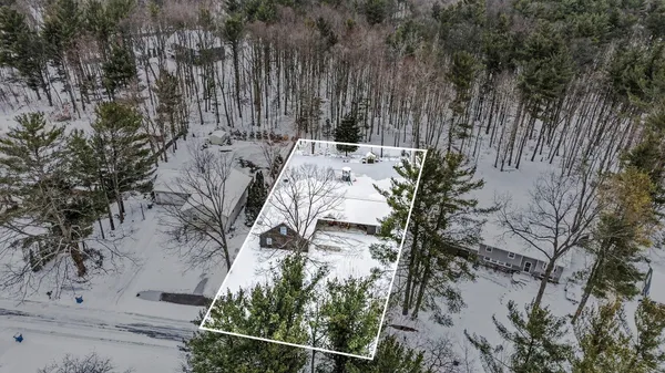 $559,900 | 19200 Glendale Circle, Spring Lake, MI 49456