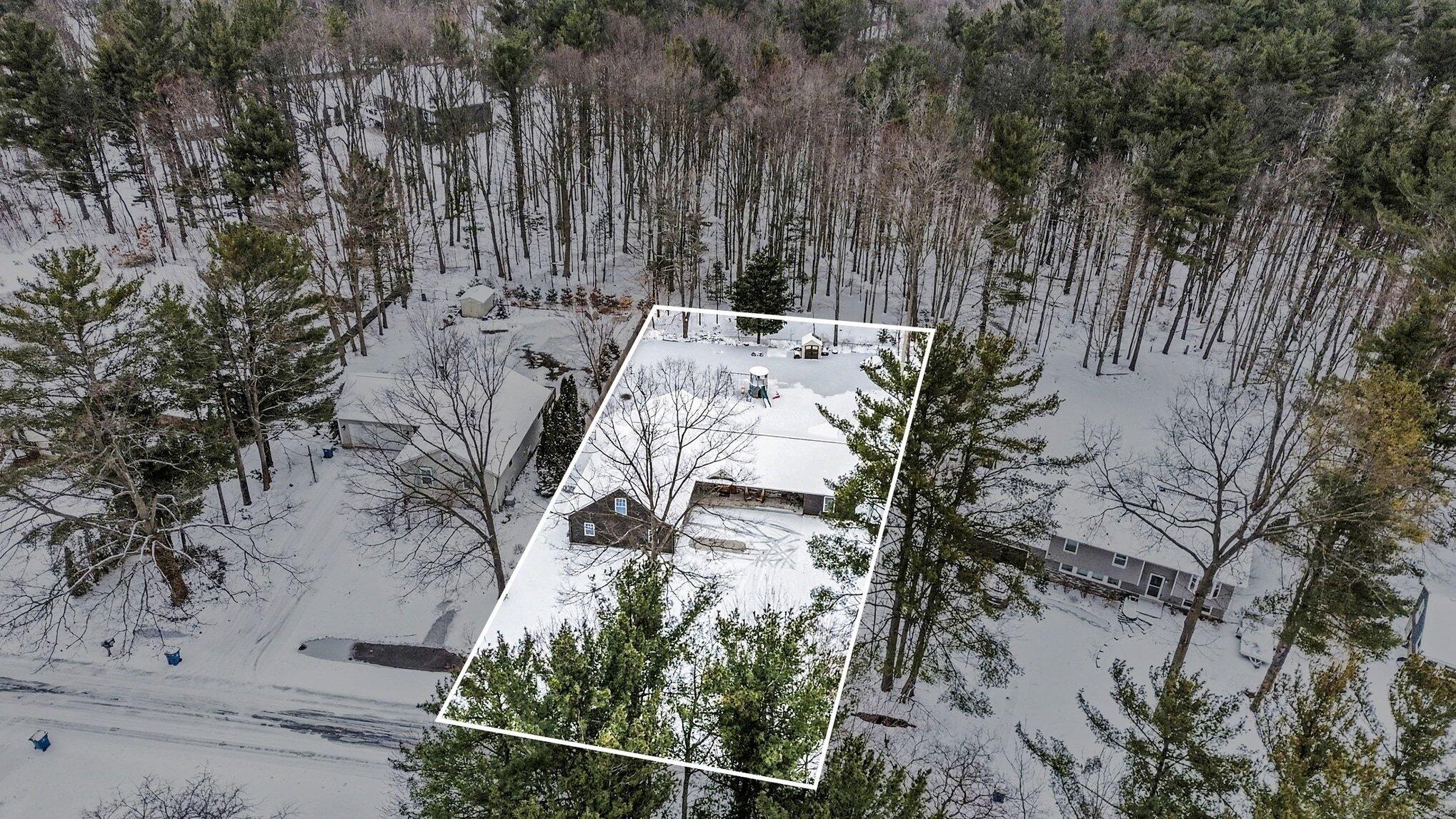 19200 Glendale Circle Spring Lake, MI 49456 - Photo 47 of 53 photo_mar_18_2026_10_13_02