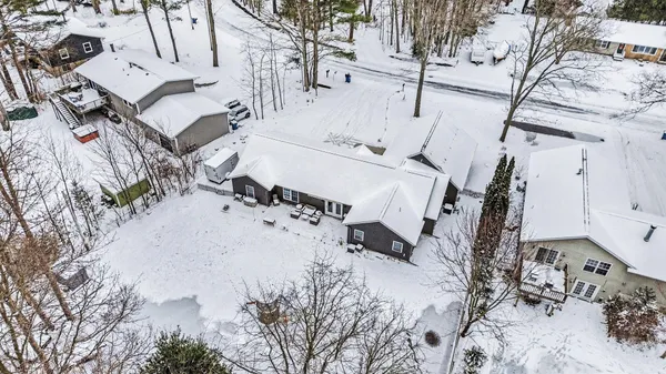 $559,900 | 19200 Glendale Circle, Spring Lake, MI 49456