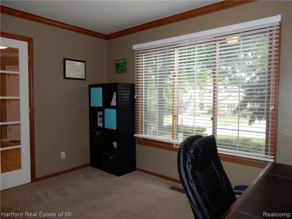 36768 Chesapeake Road Farmington Hills, MI 48335 - Photo 14 of 49