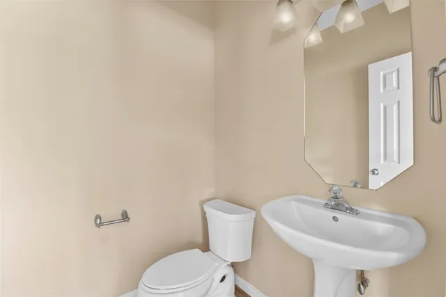 $2,850 | 5343 Kiam Street, Houston, TX 77007