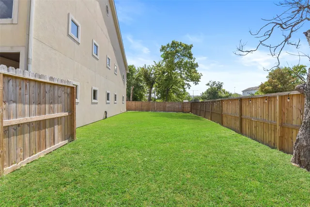 $2,850 | 5343 Kiam Street, Houston, TX 77007