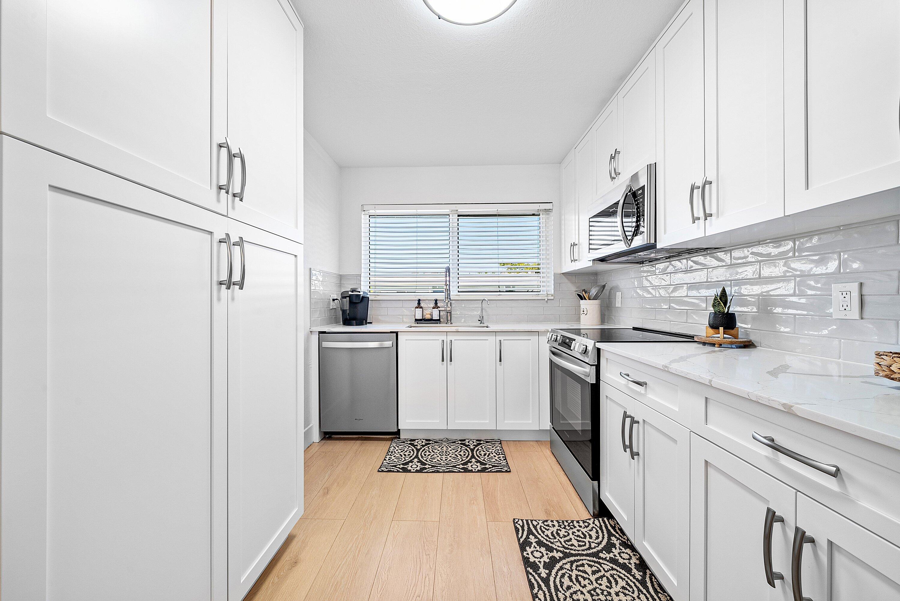007-621EastWoolbrightRoad-B407-BoyntonBe
