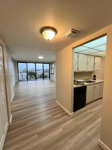 $2,300 | 1470 Northeast 123rd Street, Unit A801, North Miami, FL 33161