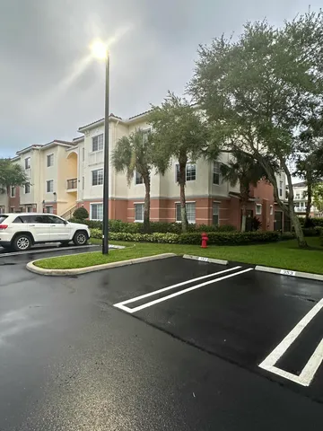 $2,200 | 9833 Baywinds Boulevard, Unit 7307, West Palm Beach, FL 33411