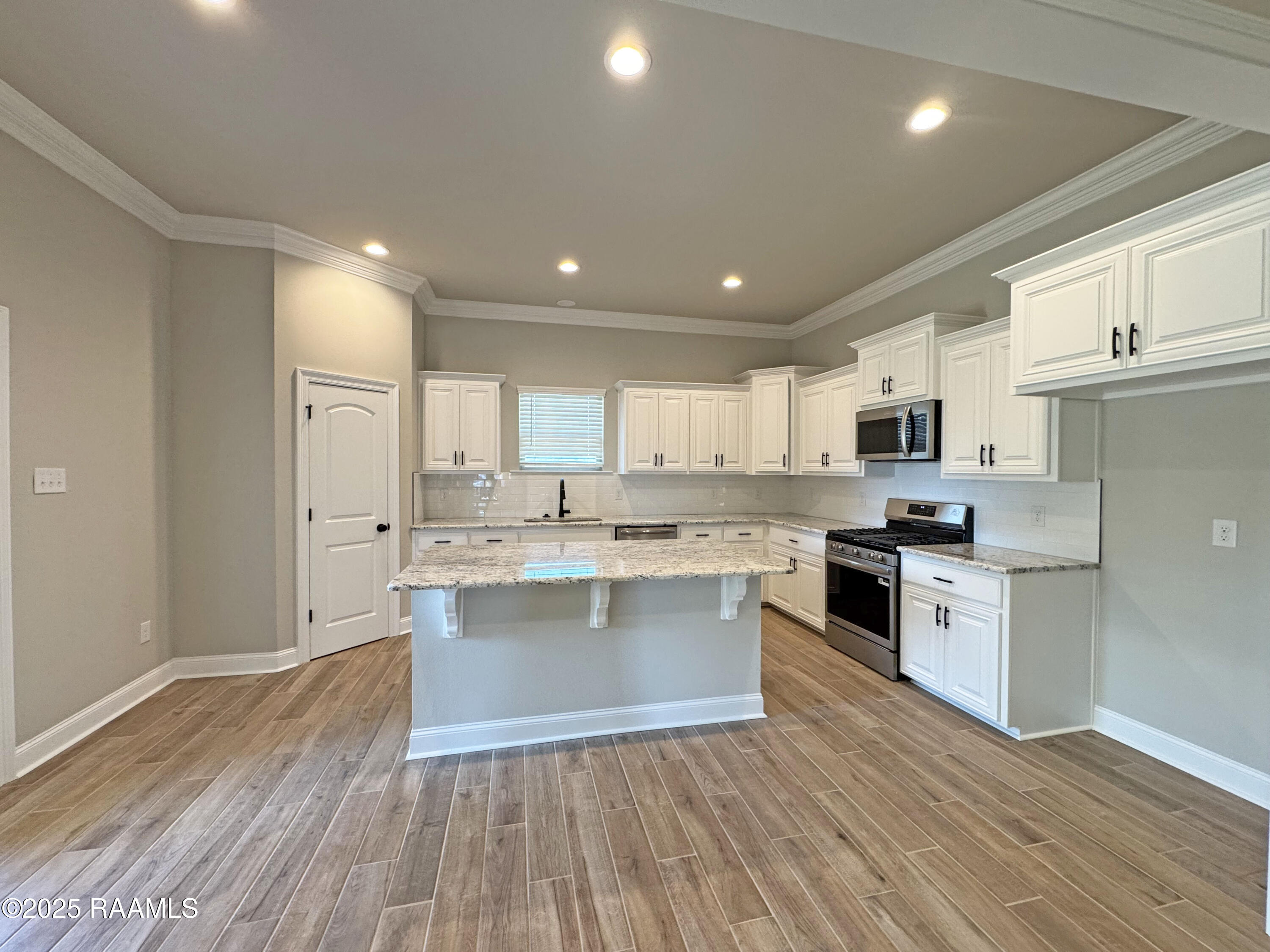 604 Breck Avenue Youngsville, LA 70592 - Photo 4 of 7 KITCHEN