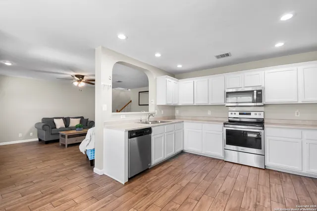 $334,999 | 14927 Wilmington, Selma, TX 78154