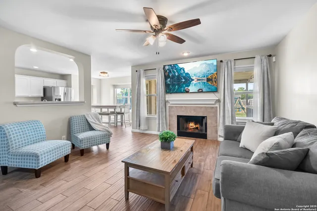 $334,999 | 14927 Wilmington, Selma, TX 78154