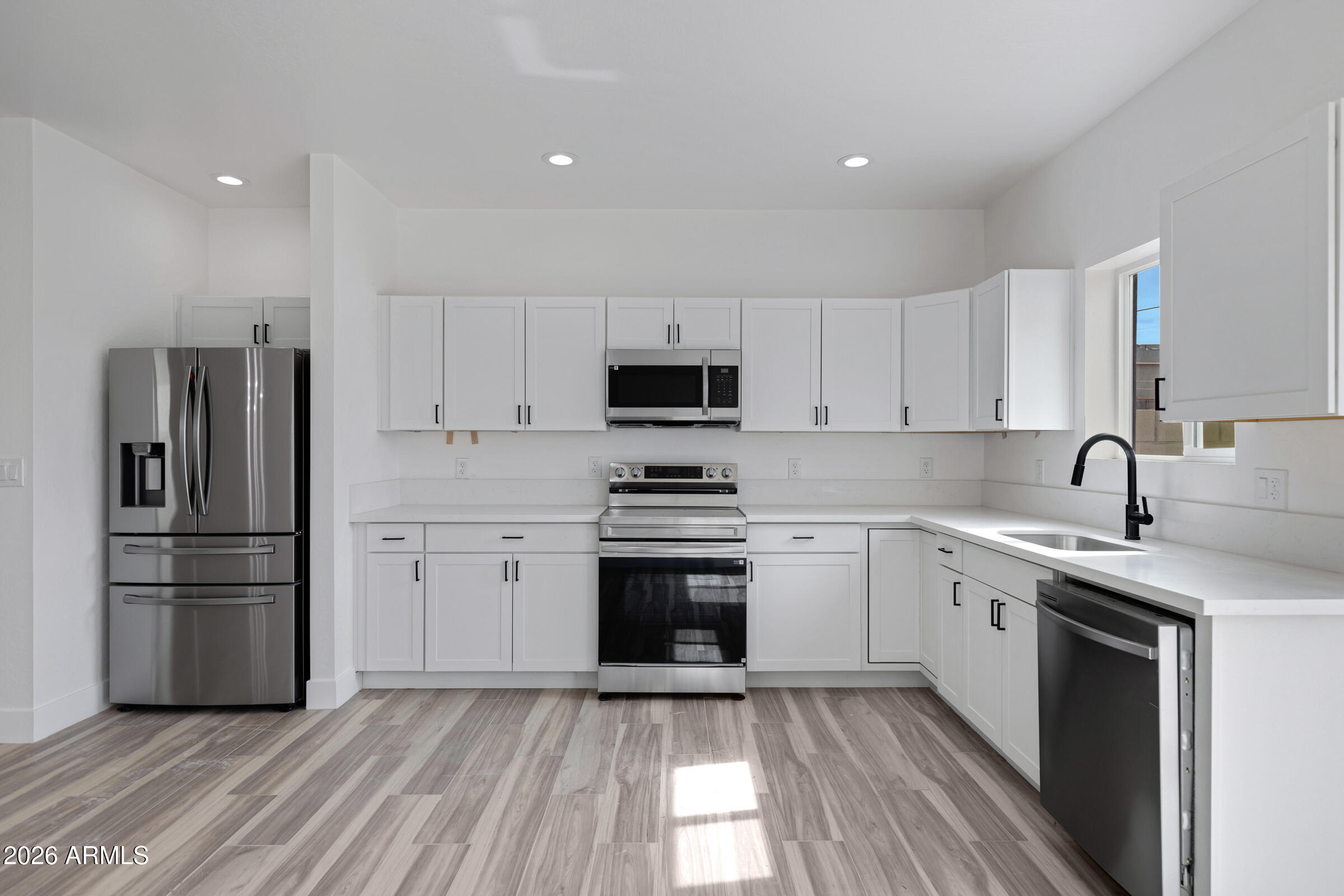 1527 West Hadley Street Phoenix, AZ 85007 - Photo 15 of 28 1523 W Hadley St-38