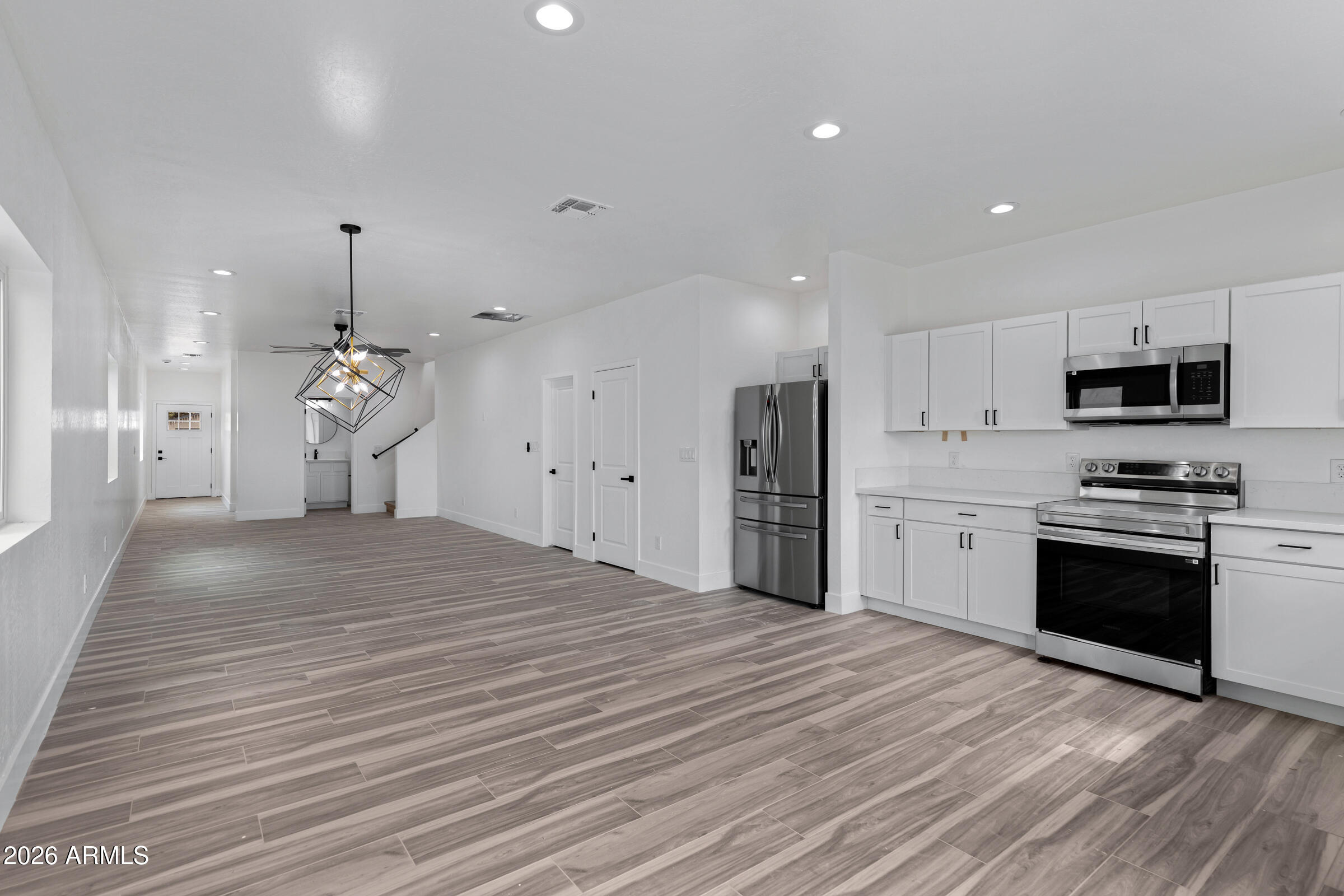 1527 West Hadley Street Phoenix, AZ 85007 - Photo 17 of 28 1523 W Hadley St-40