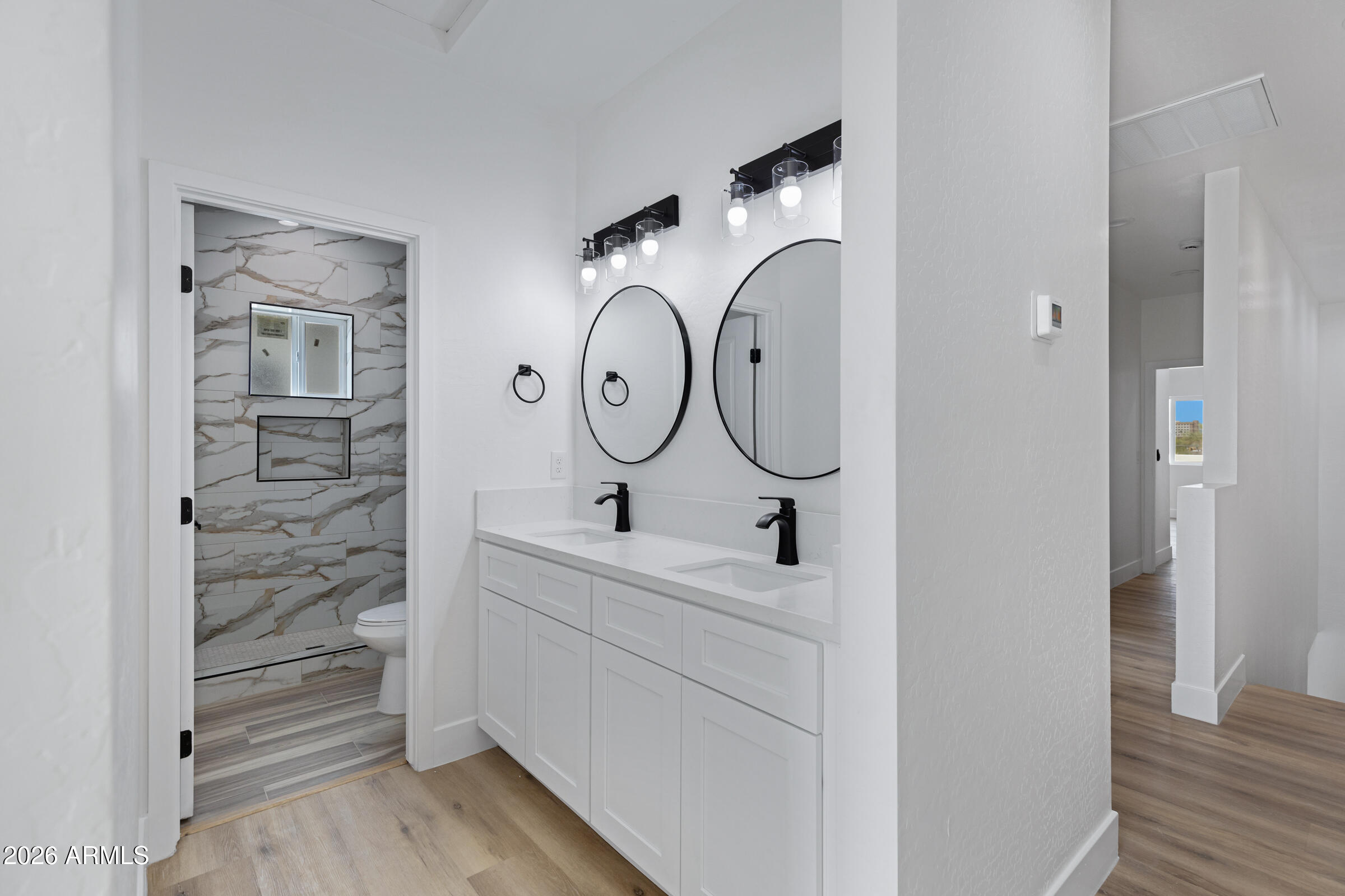 1527 West Hadley Street Phoenix, AZ 85007 - Photo 18 of 28 1523 W Hadley St-46