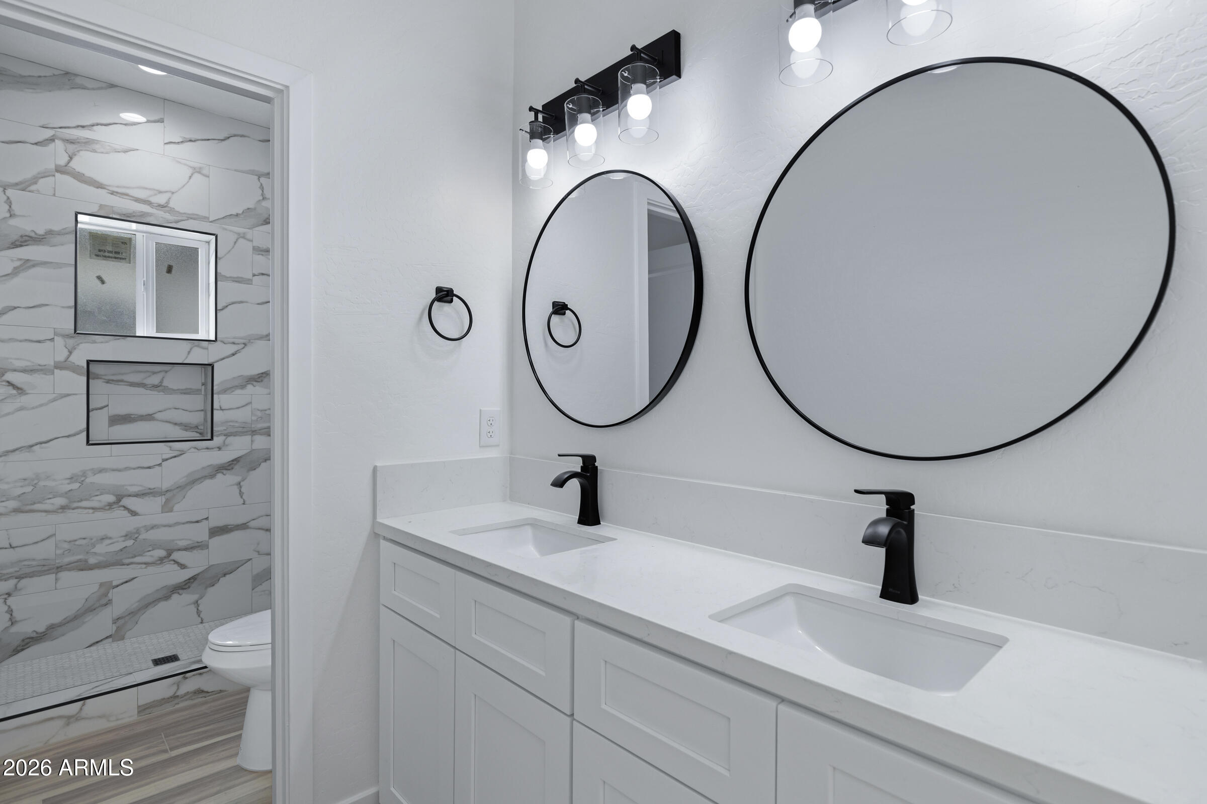 1527 West Hadley Street Phoenix, AZ 85007 - Photo 19 of 28 1523 W Hadley St-47