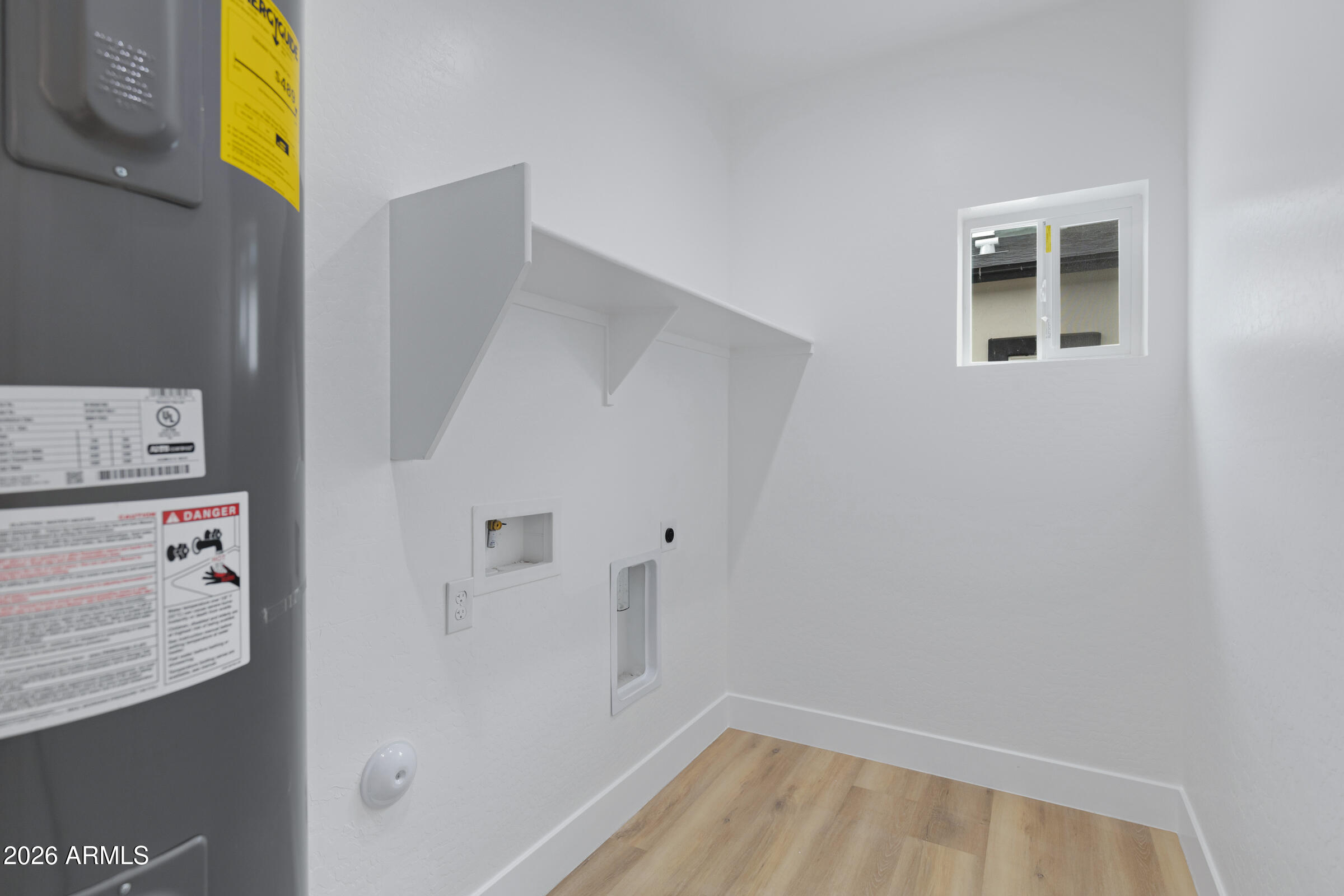 1527 West Hadley Street Phoenix, AZ 85007 - Photo 25 of 28 1523 W Hadley St-55