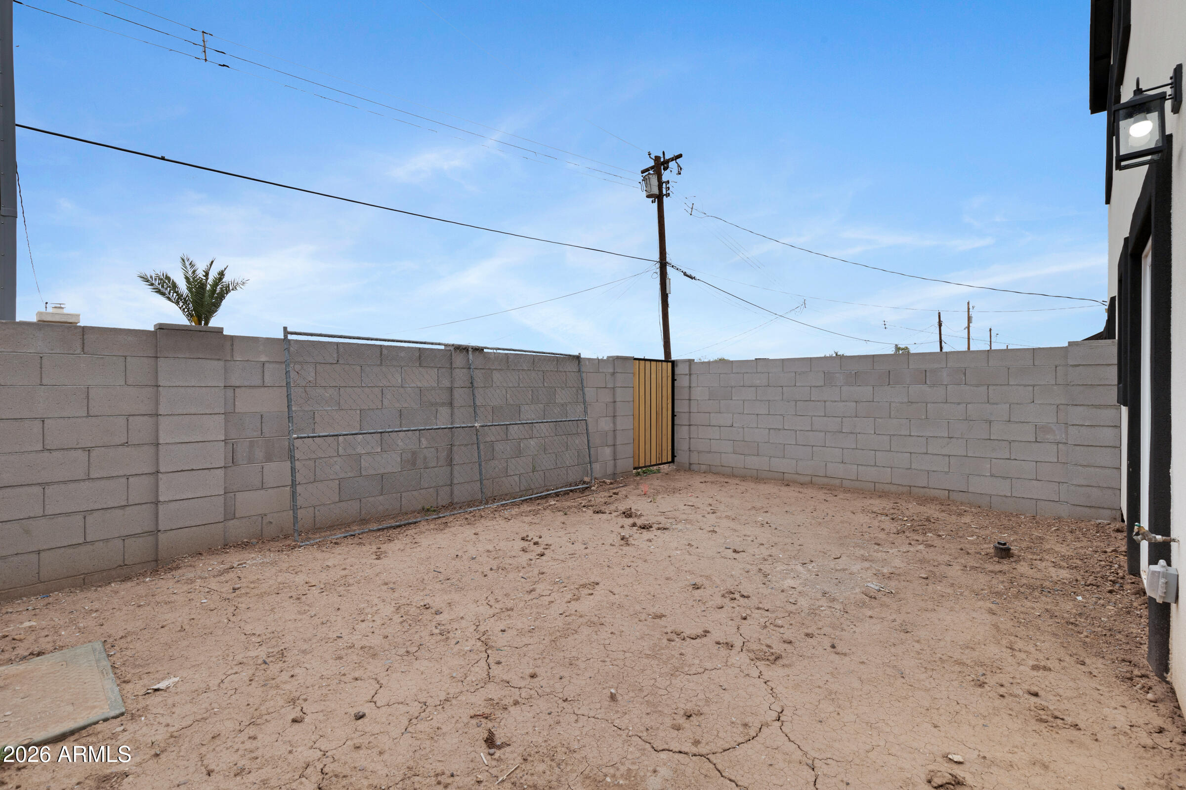 1527 West Hadley Street Phoenix, AZ 85007 - Photo 28 of 28 1527 W Hadley St-6