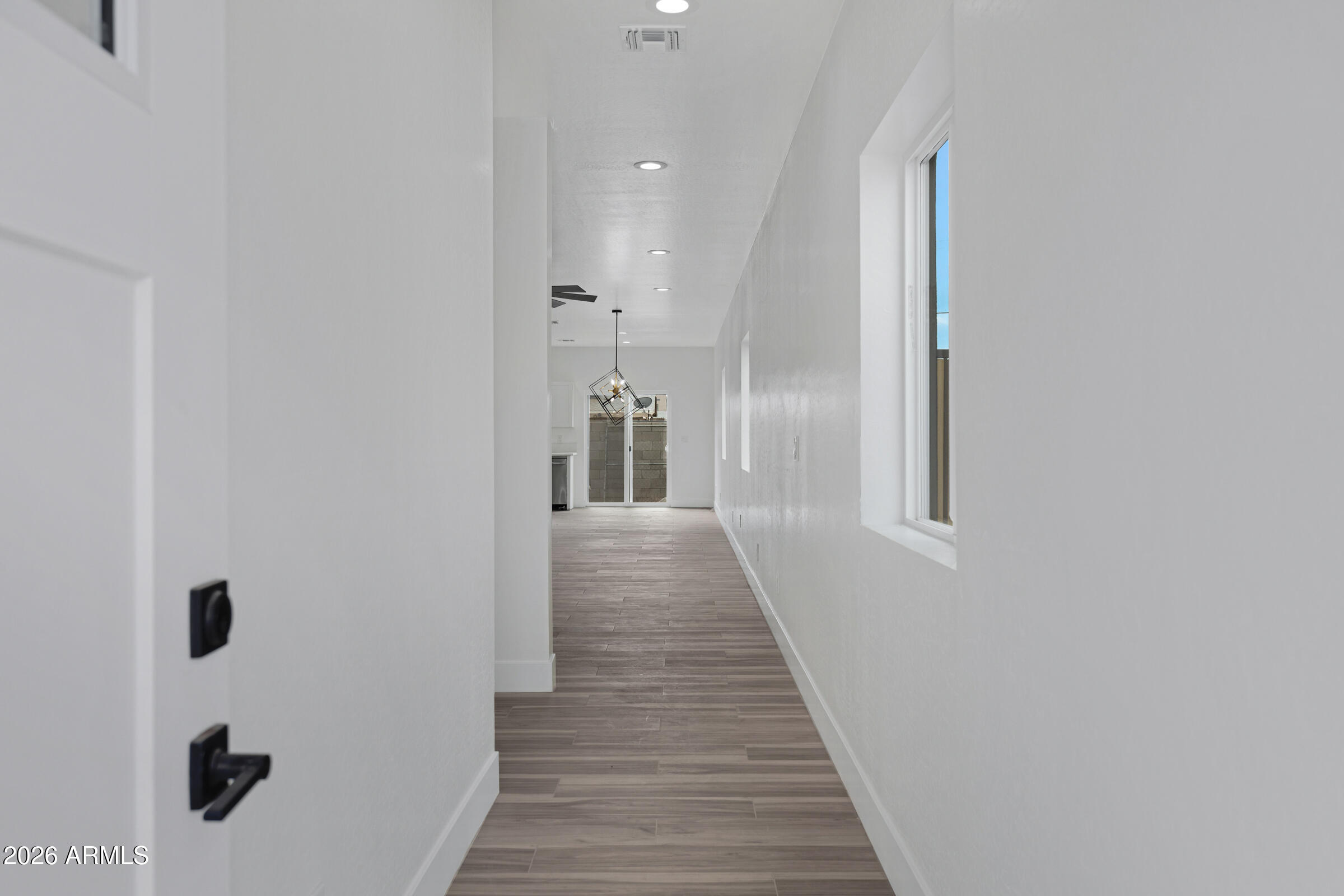 1527 West Hadley Street Phoenix, AZ 85007 - Photo 4 of 28 1523 W Hadley St-32