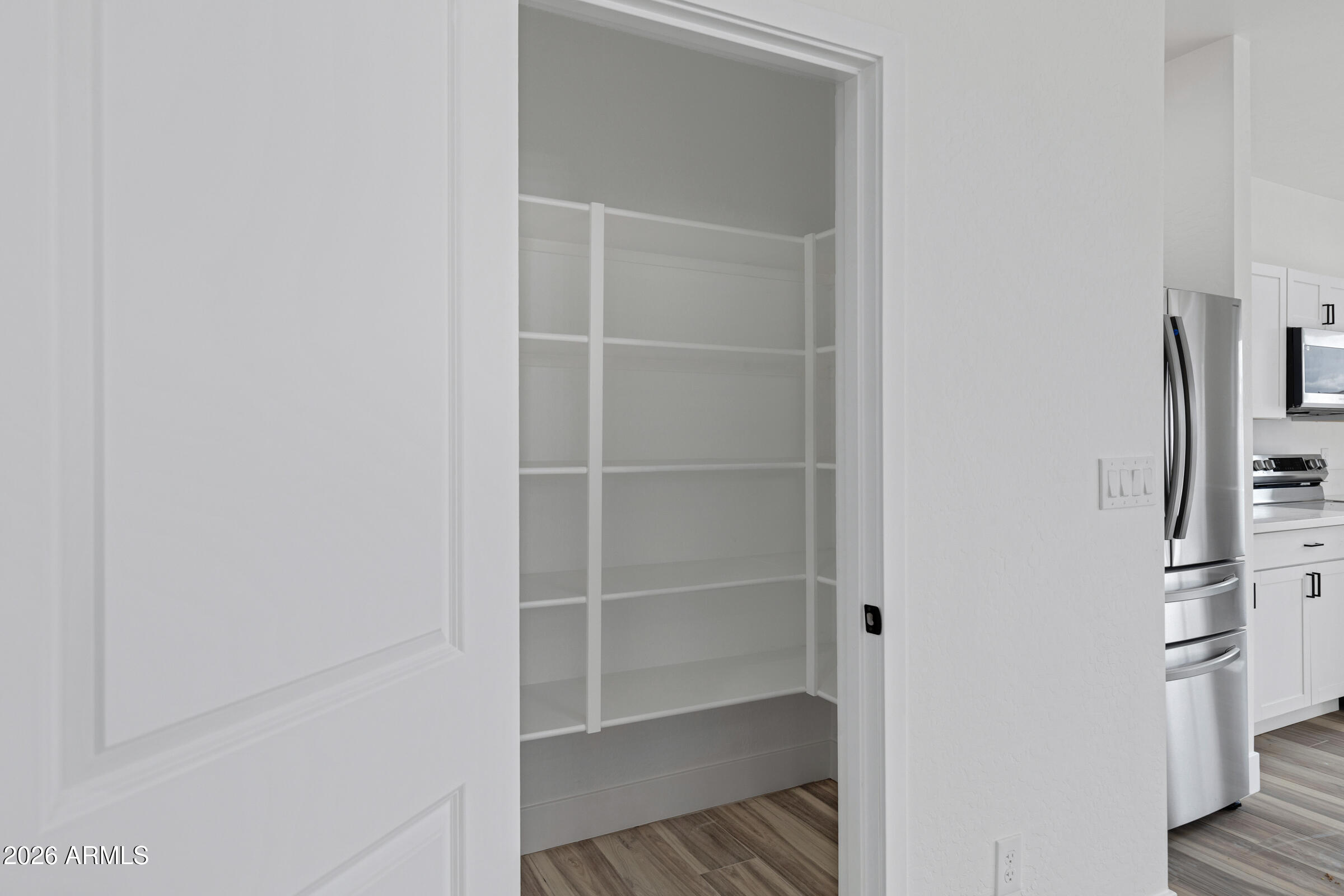 1527 West Hadley Street Phoenix, AZ 85007 - Photo 9 of 28 1523 W Hadley St-41