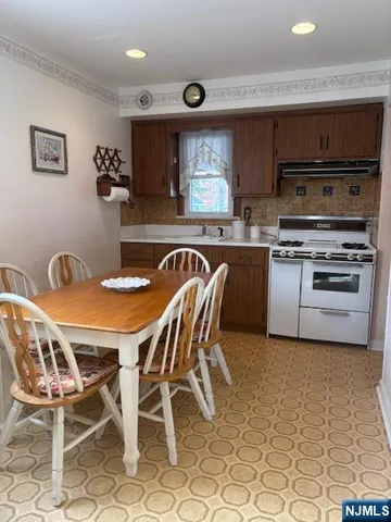 $479,000 | 154 7th Avenue, Hawthorne, NJ 07506