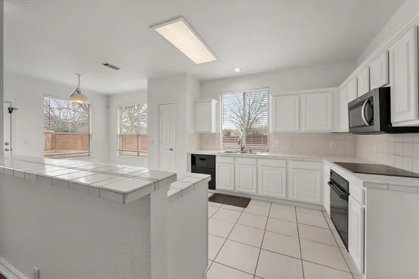 $565,000 | 100 Ponciana Drive, Euless, TX 76039