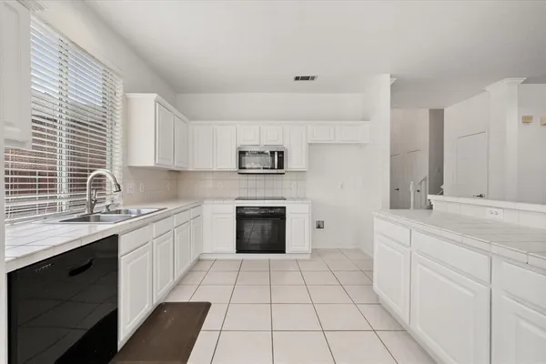 $565,000 | 100 Ponciana Drive, Euless, TX 76039