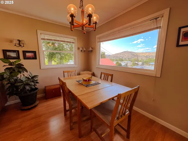 $348,000 | 600 Southeast 2nd Avenue, John Day, OR 97845