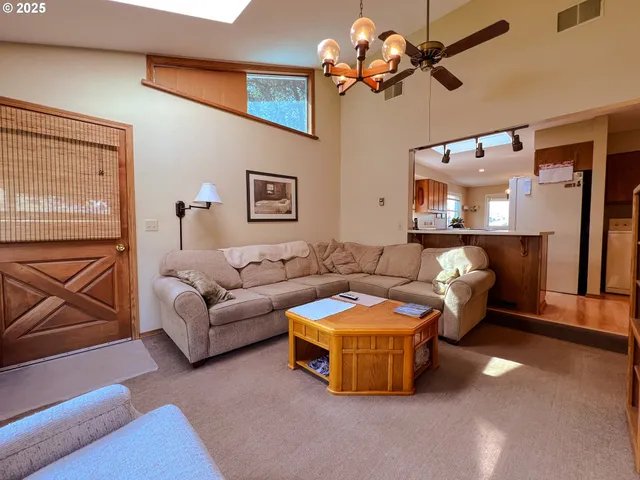 $348,000 | 600 Southeast 2nd Avenue, John Day, OR 97845