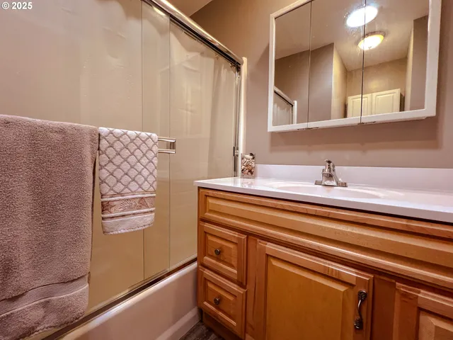 $348,000 | 600 Southeast 2nd Avenue, John Day, OR 97845