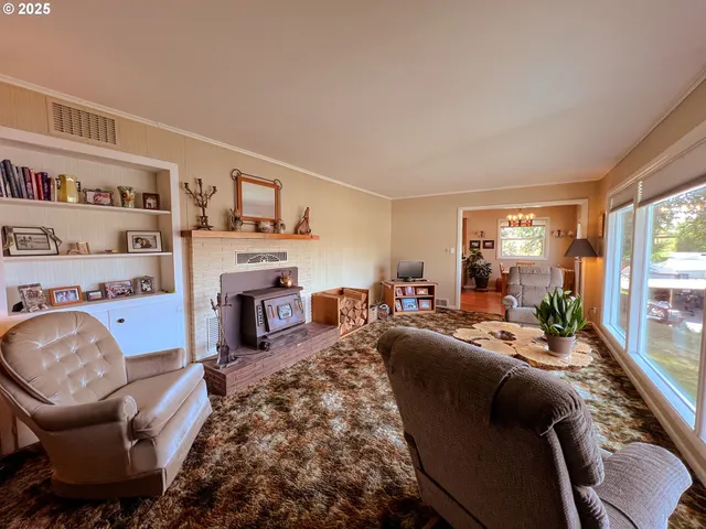 $348,000 | 600 Southeast 2nd Avenue, John Day, OR 97845