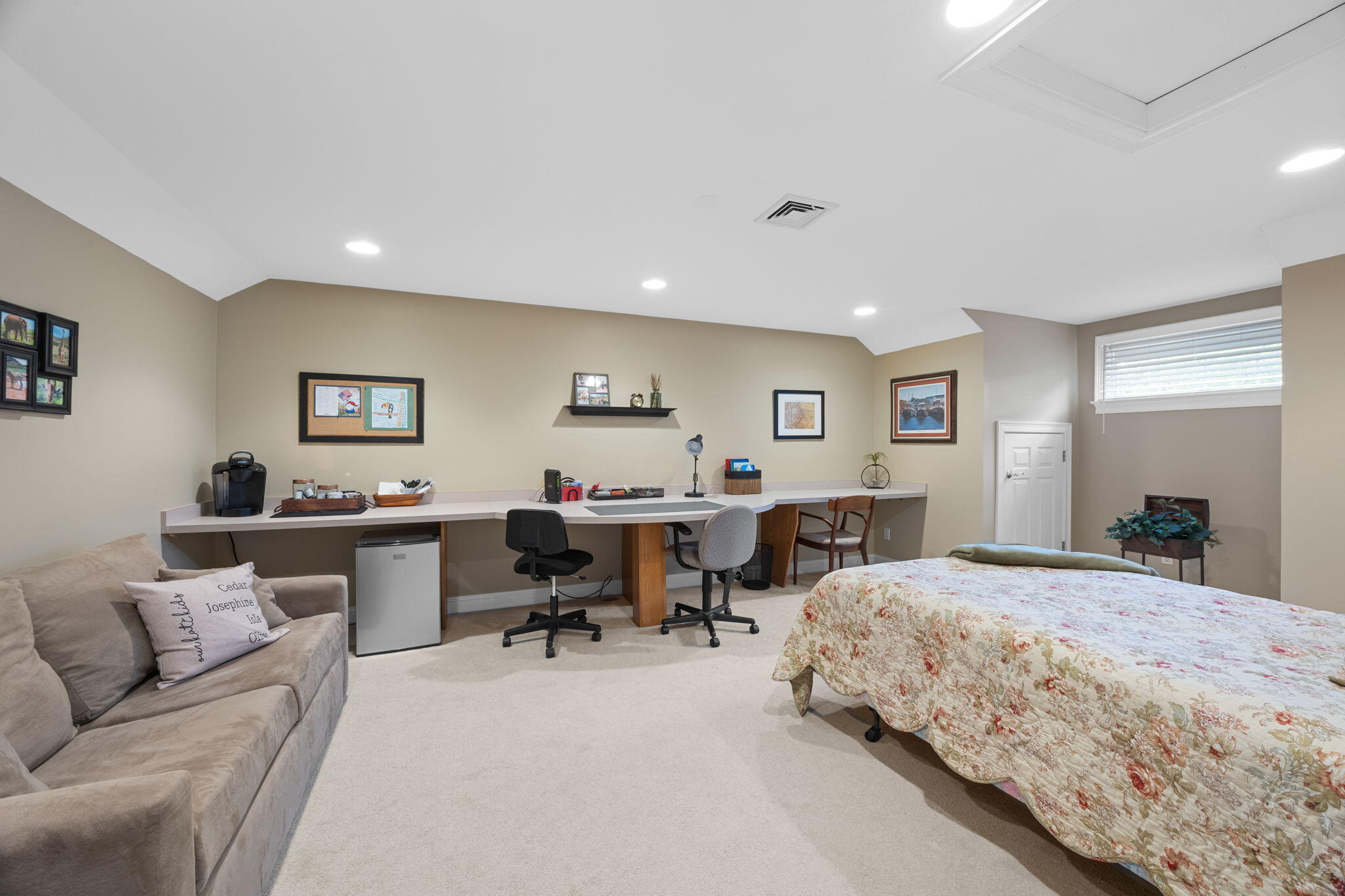 2 Darby Point Mashpee, MA 02649 - Photo 26 of 47 a bedroom with two beds and a couch