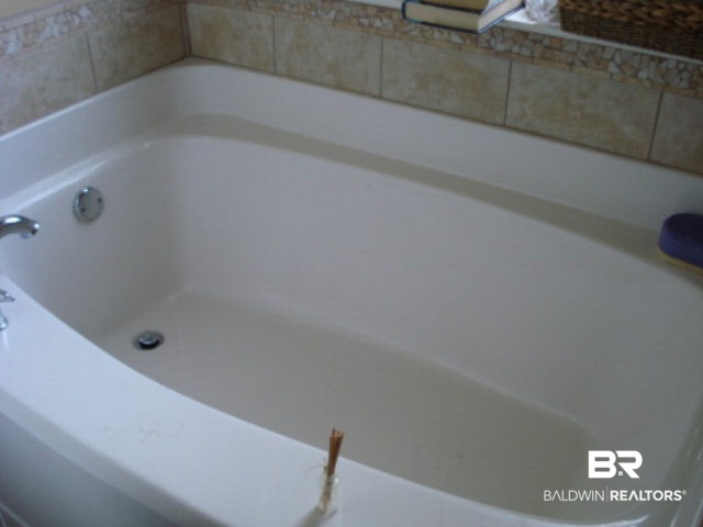 7905 Park Pl Drive Mobile, AL 36608 - Photo 9 of 10 master garden tub