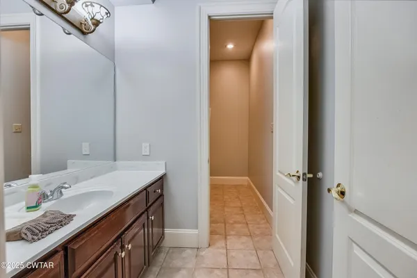 a view of empty room with windows