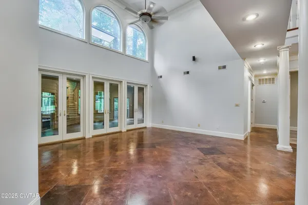 a view of an entryway