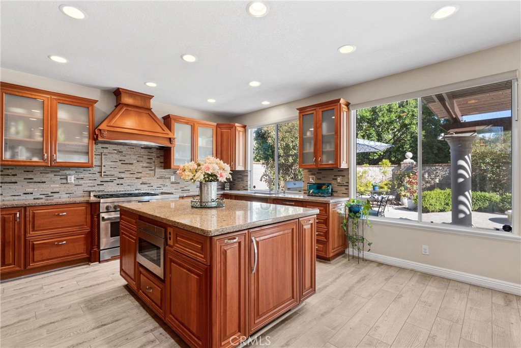 82 Springfield Mission Viejo, CA 92692 - Photo 20 of 68 Gourmet Kitchen
