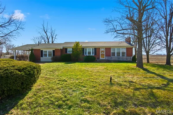 $374,900 | 232 Gilmore Lake Road, Columbia, IL 62236